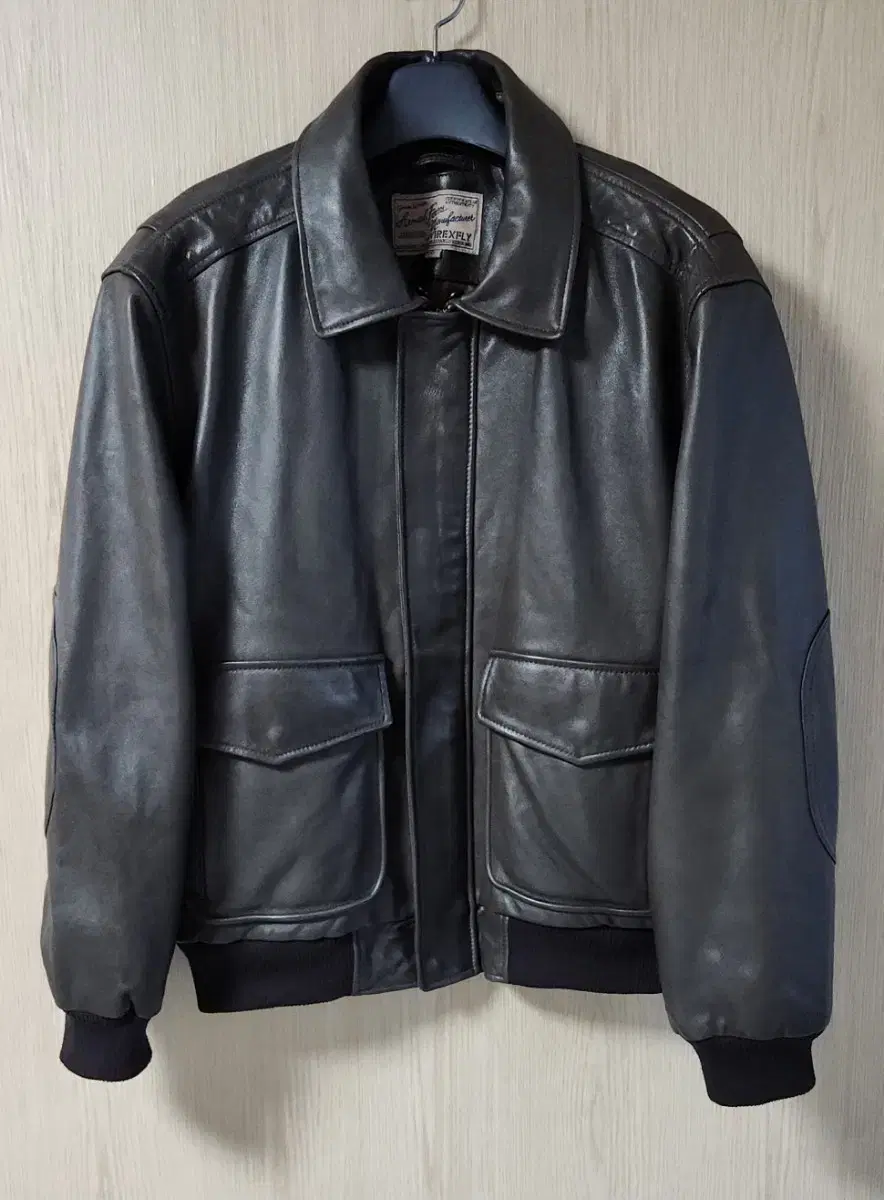 (착샷) Avyrex Fly A-2 Leather Jacket