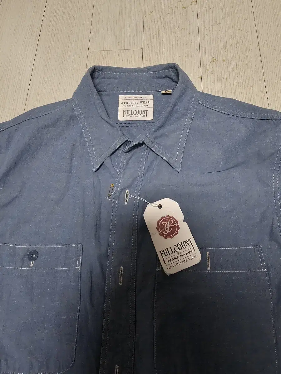 Full-count chambray shirt size 42