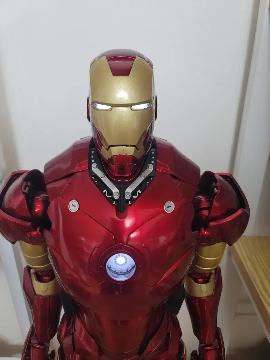 Deagostini 60cm Iron Man Mark 3 Resin Statue + 100 Books