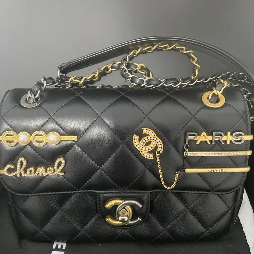 샤넬 chanel 스몰 참장식 플랩백 리미티드 (새상품) 사진 3