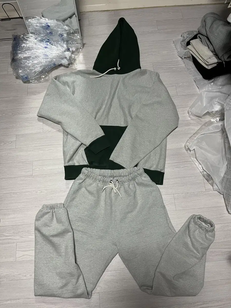 Outstanding Hoodie, Sweatpants Setup Set XL-L