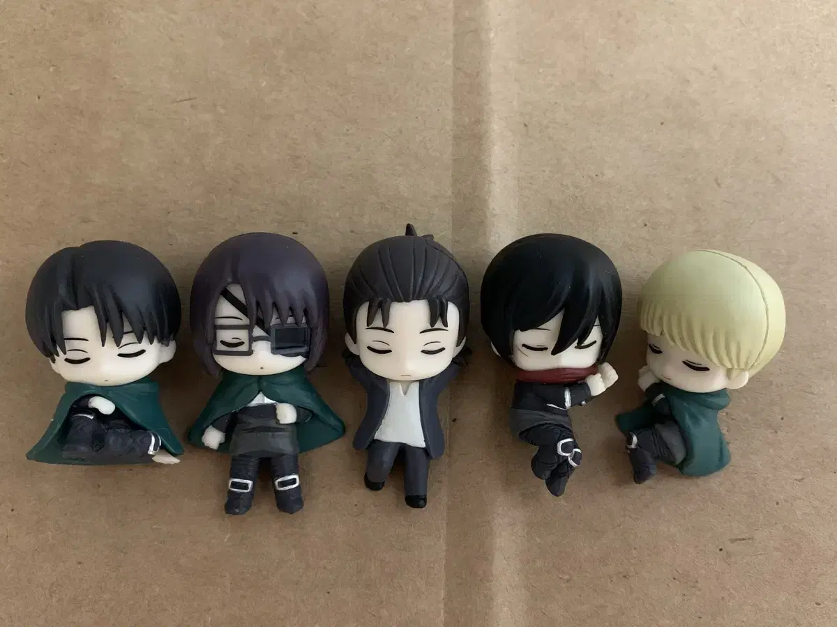 Attack on Titan Gacha Nemurasetai 5 Set Ribai Hanji Eren Mikasa Armin