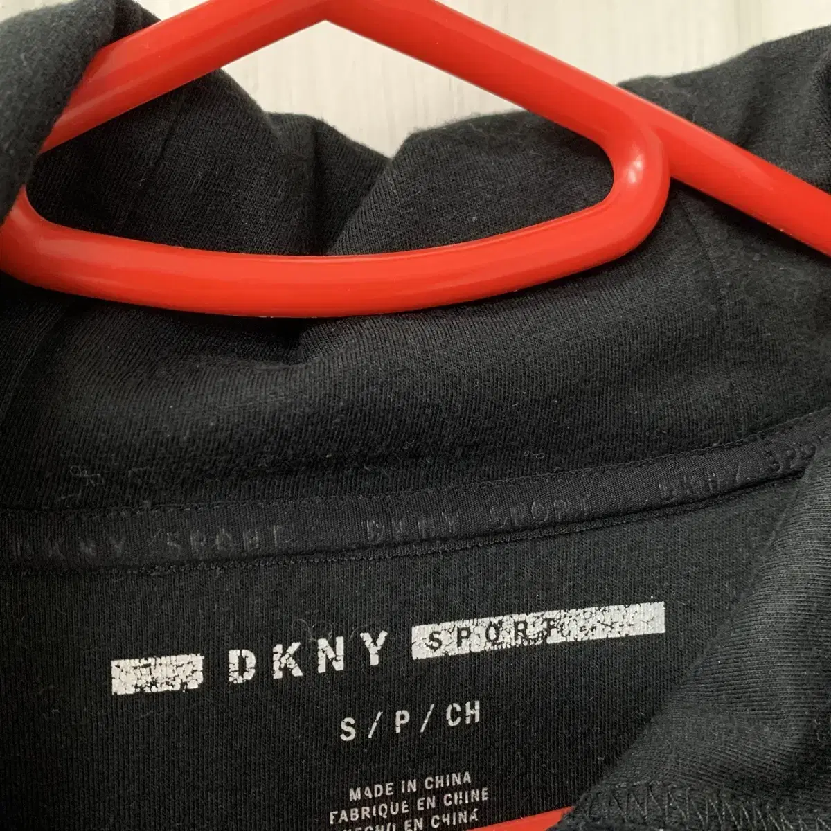 DKNY 오버핏 벨벳 후드