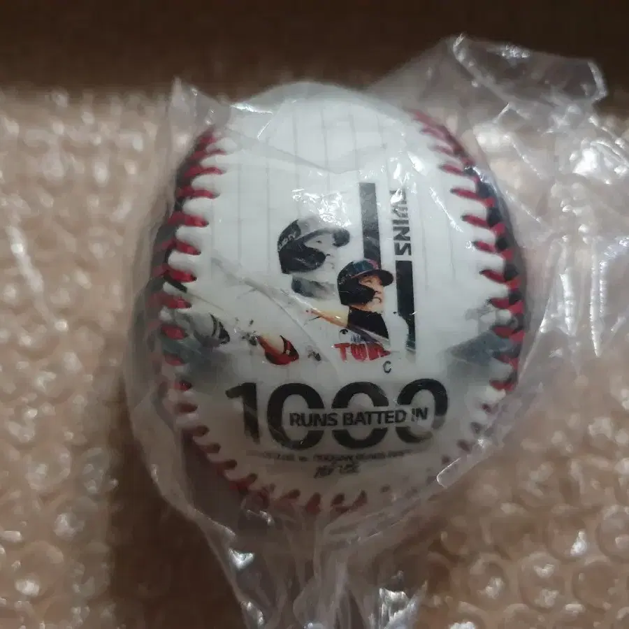 KBO 김현수 1000타점 기념구 포토볼