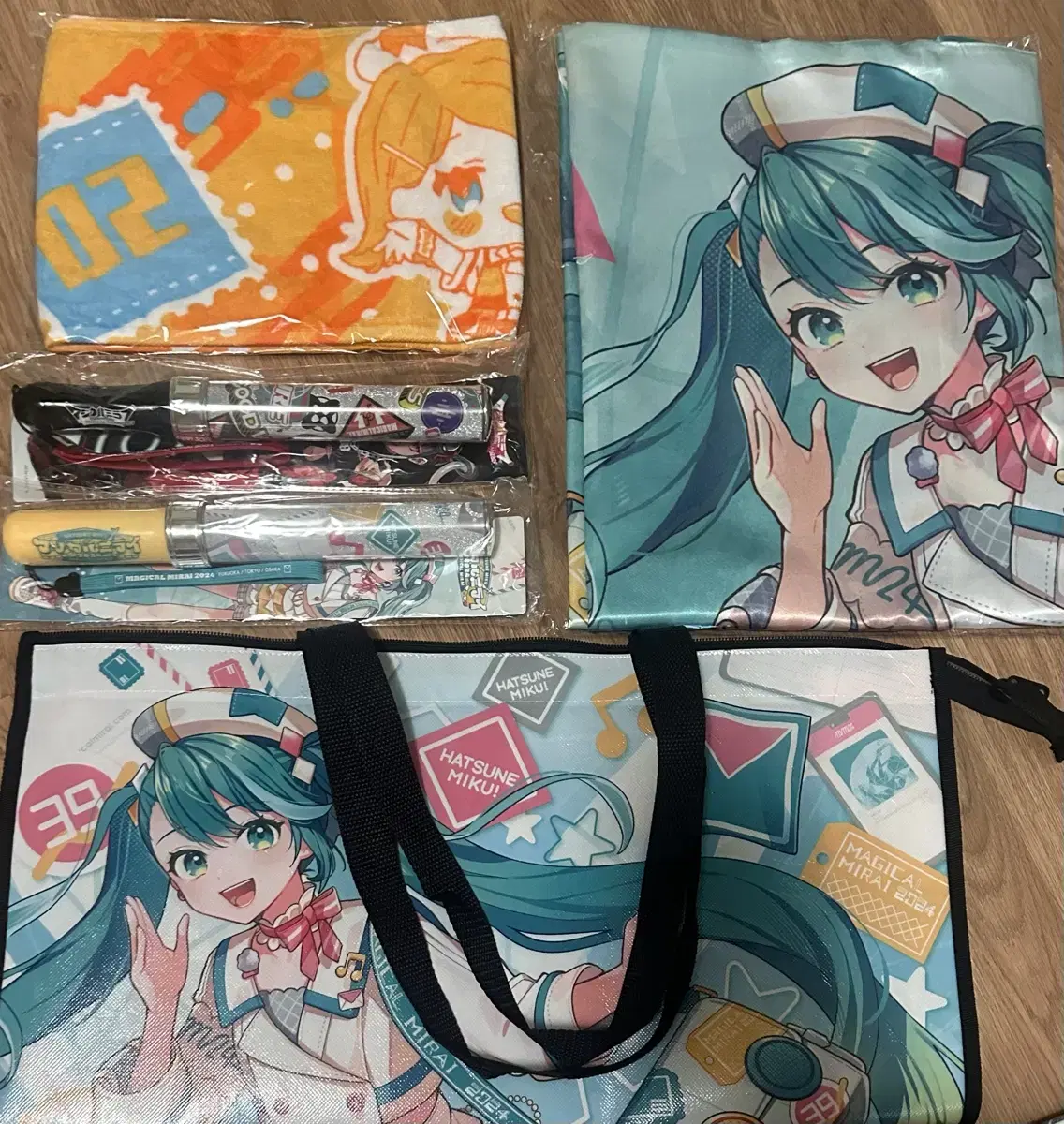 Sells Hatsune Miku Magical Mirai Magimira Penlight Happi Lights