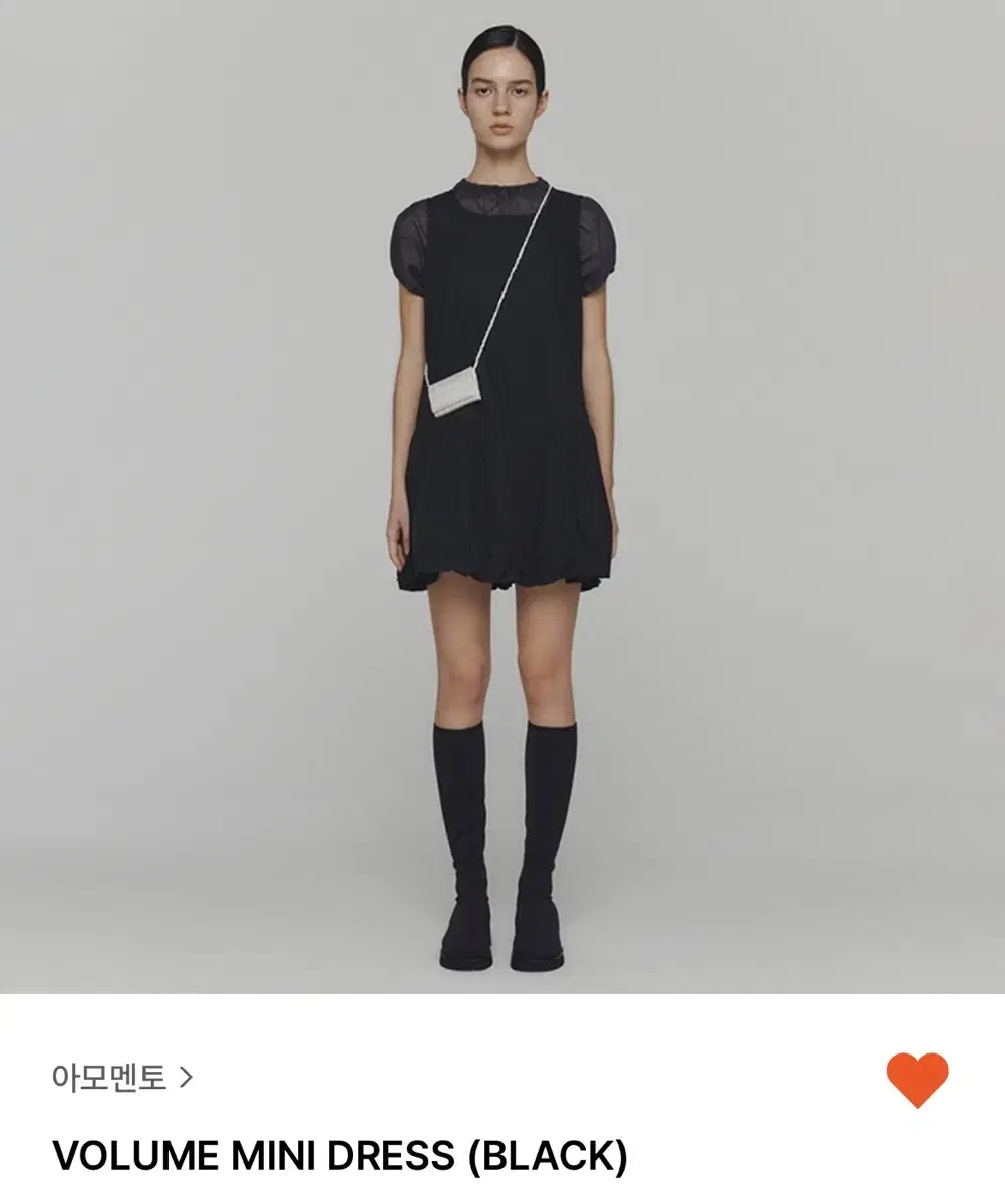 아모멘토 볼륨 미니 드레스