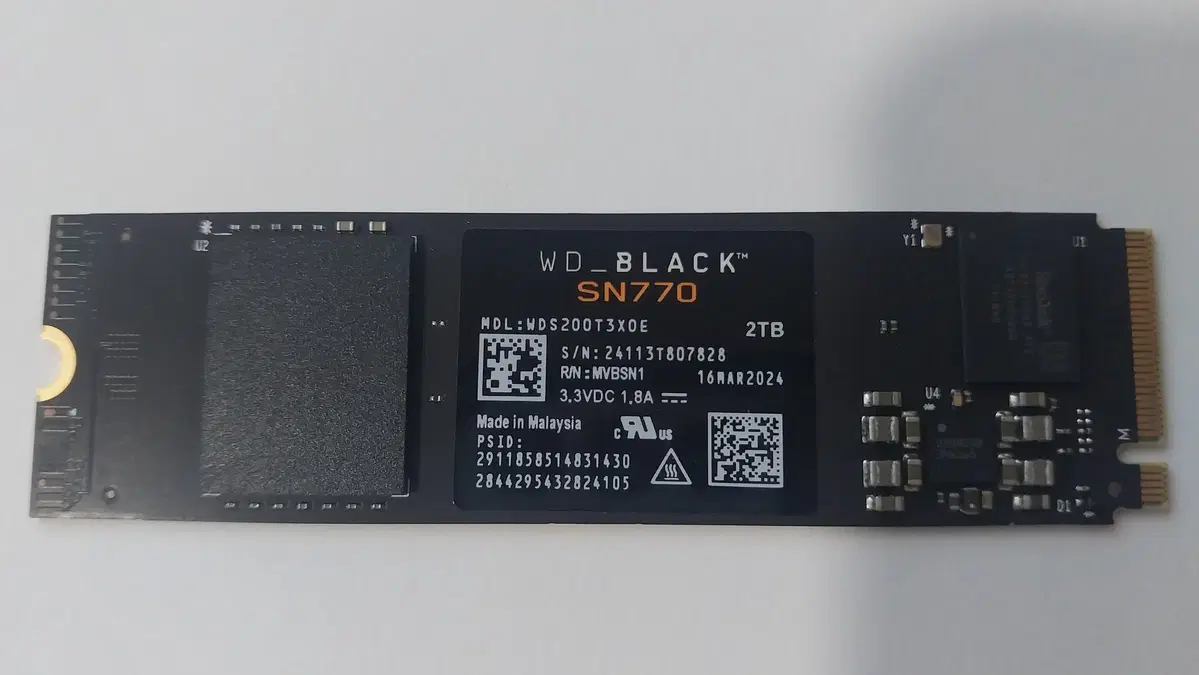 WD BLACK SN770 NVMe SSD 2TB 팝니다