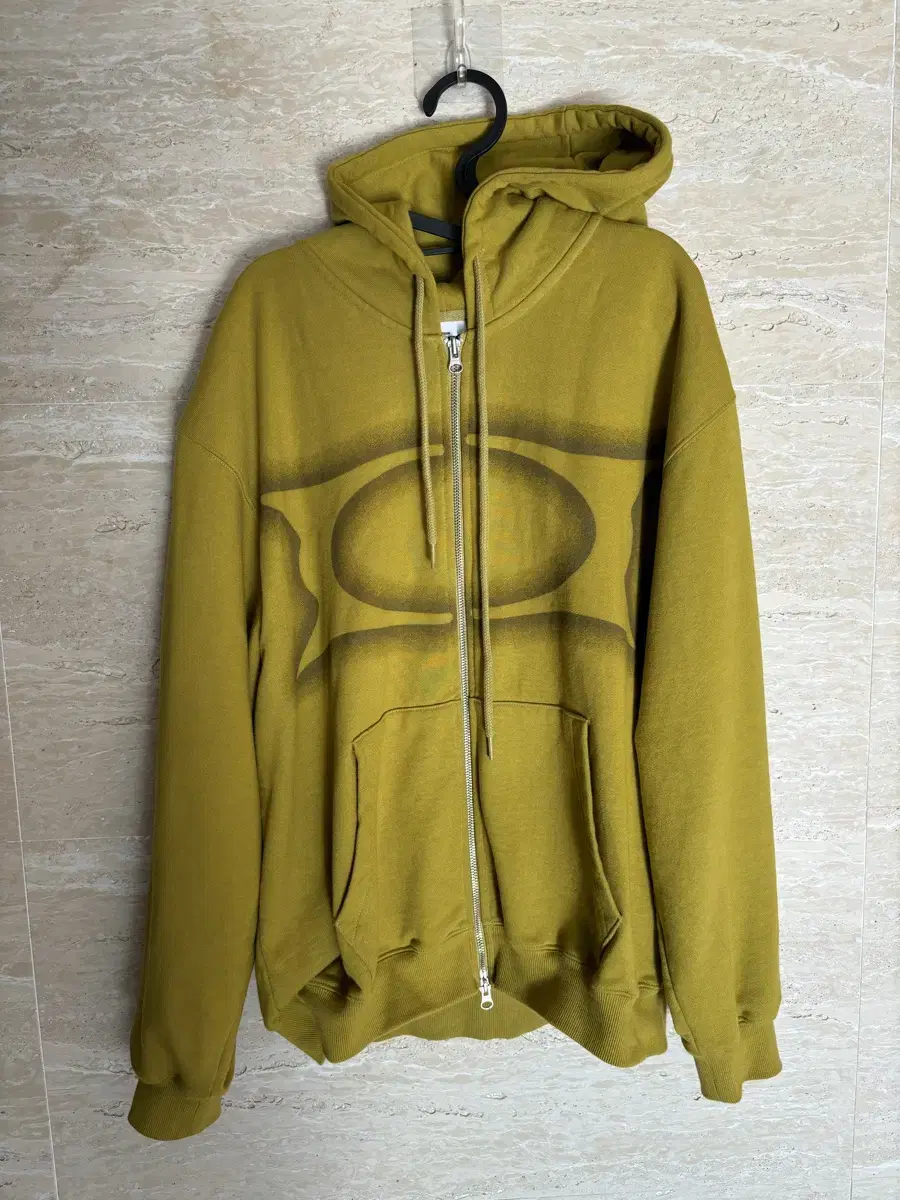 (m)크리틱 WORMHOLE LOGO HOODIE ZIP-UP