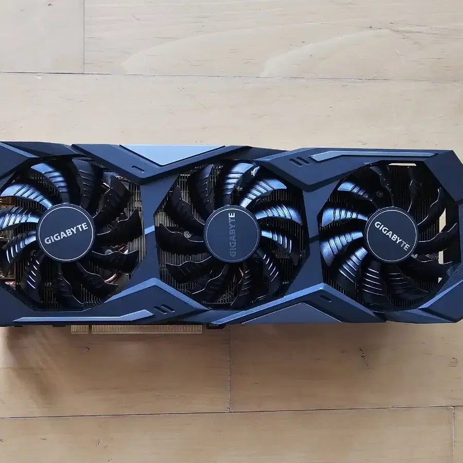 그래픽카드 RTX 2070SUPER 팝니다