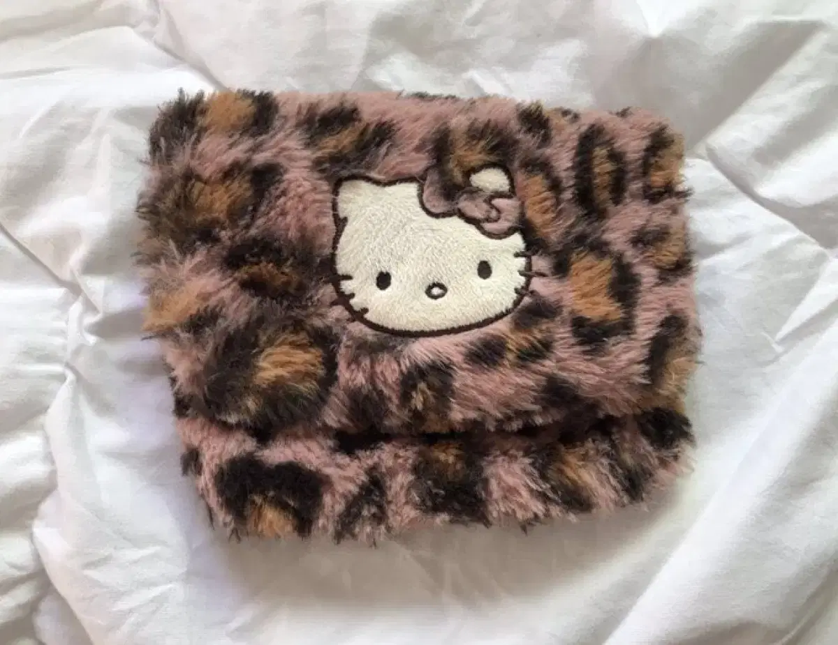 San Rio Hello Kitty Hopi Fur Pouch WTS