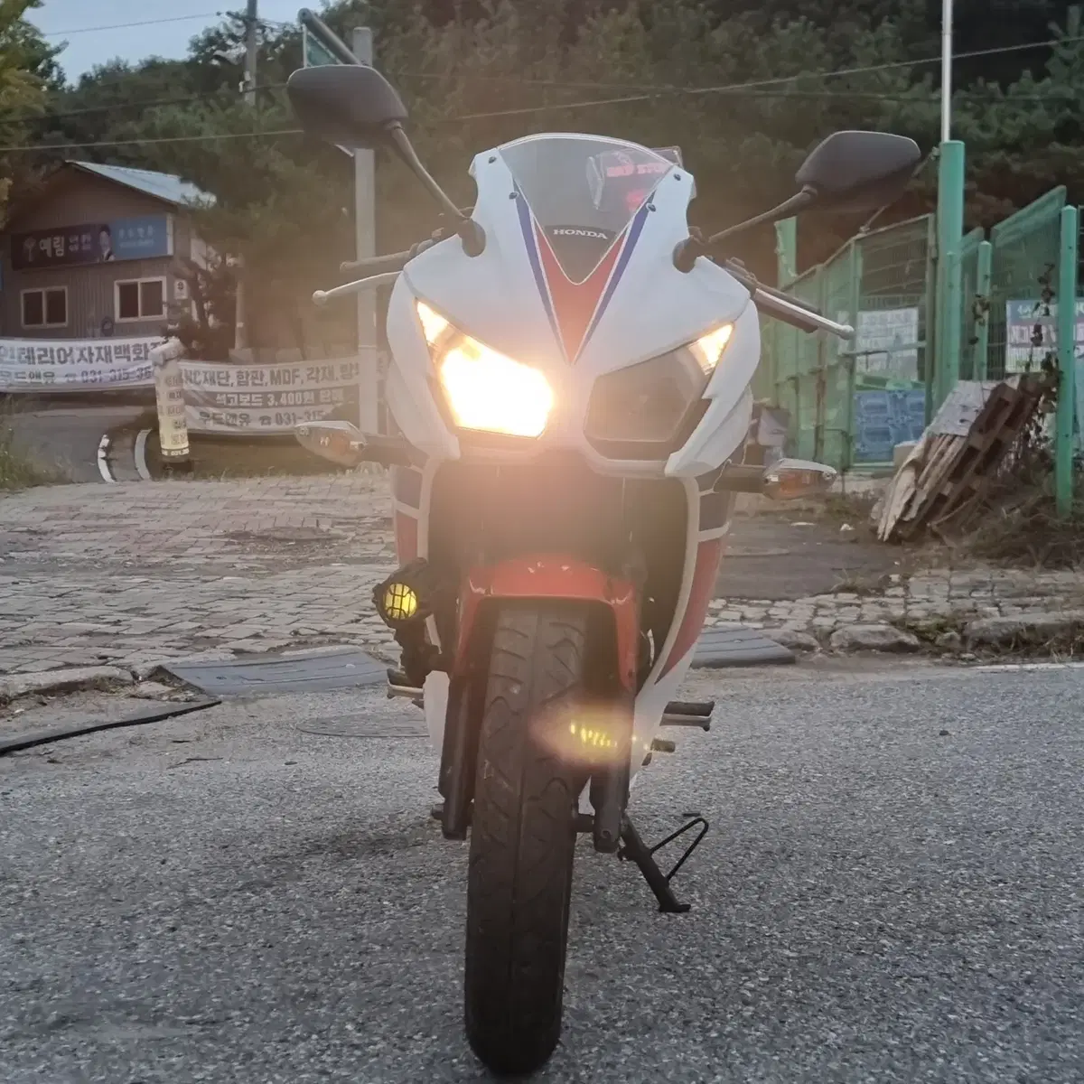 cbr300r 15년식 요시무라 풀배기 구변완료 관리잘된 차량 판매합니다