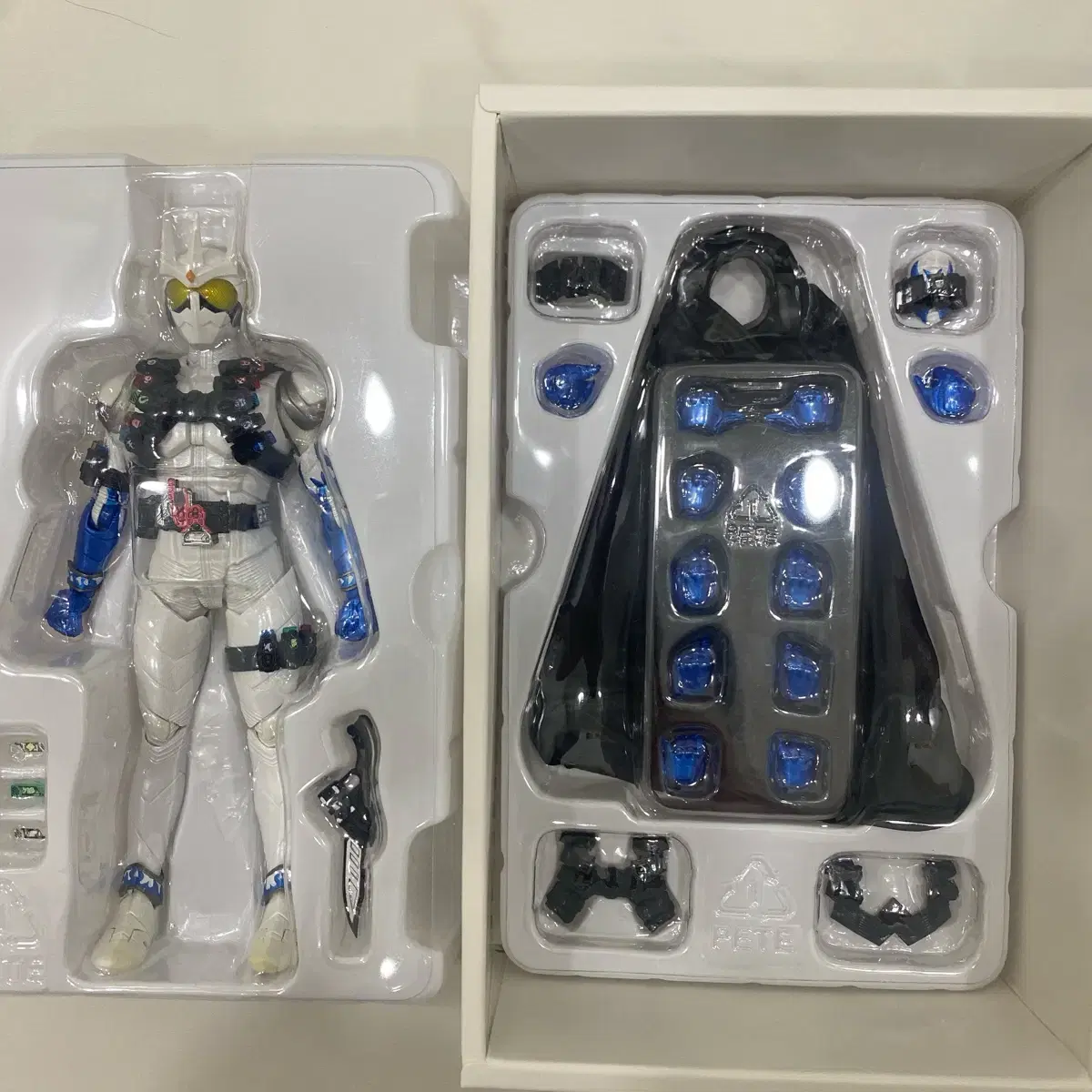 SHF 진골제조법 가면라이더 이터널+팡조커 판매합니다