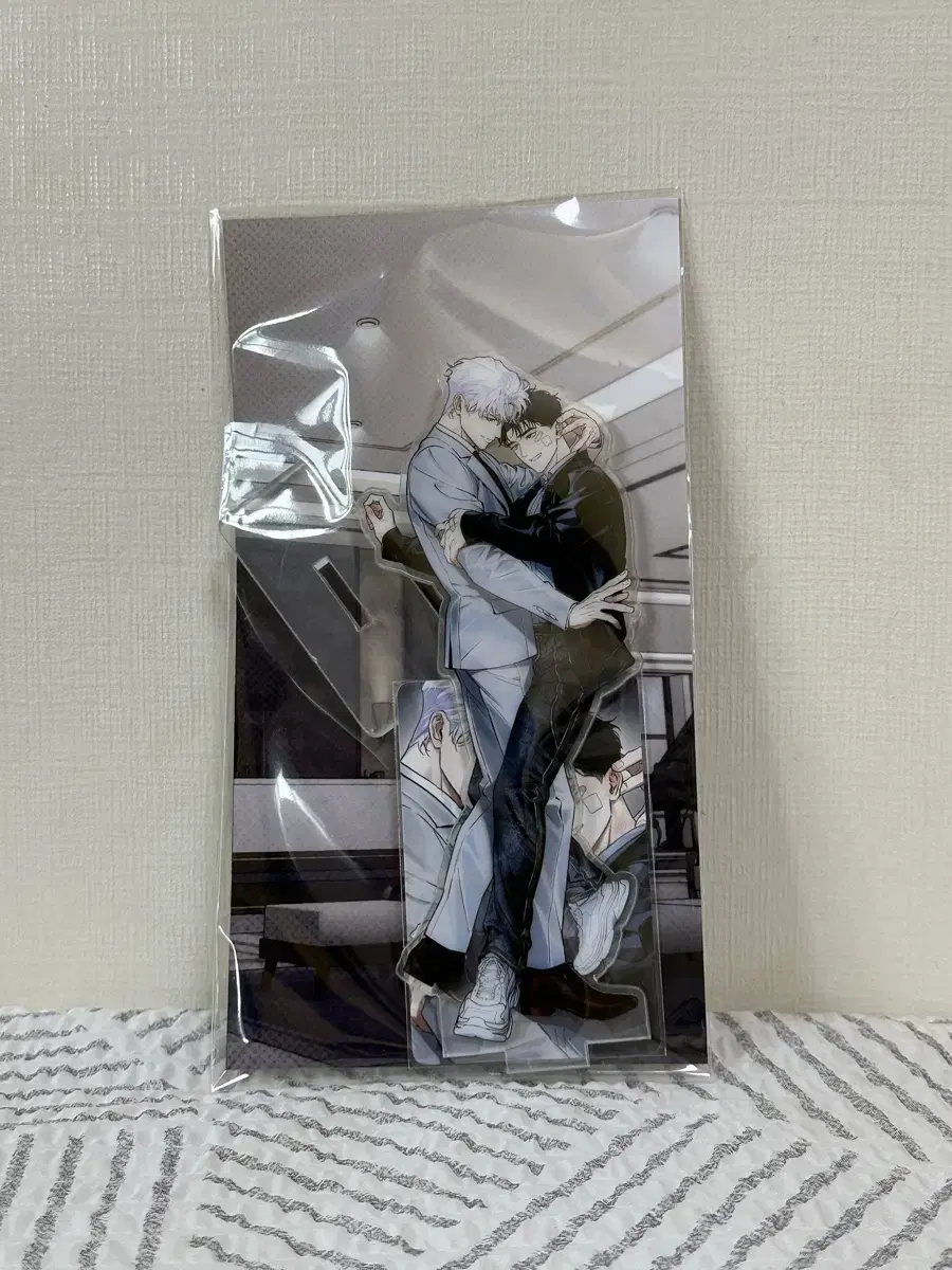 Bom toon off-track acrylic stand (with photocard)