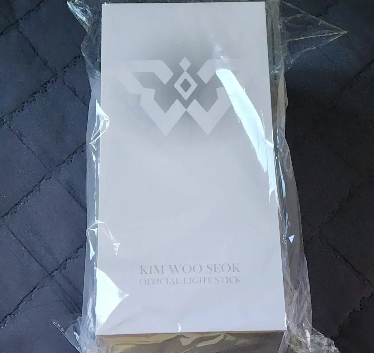 Kim Wooseok sealed lightstick WTS