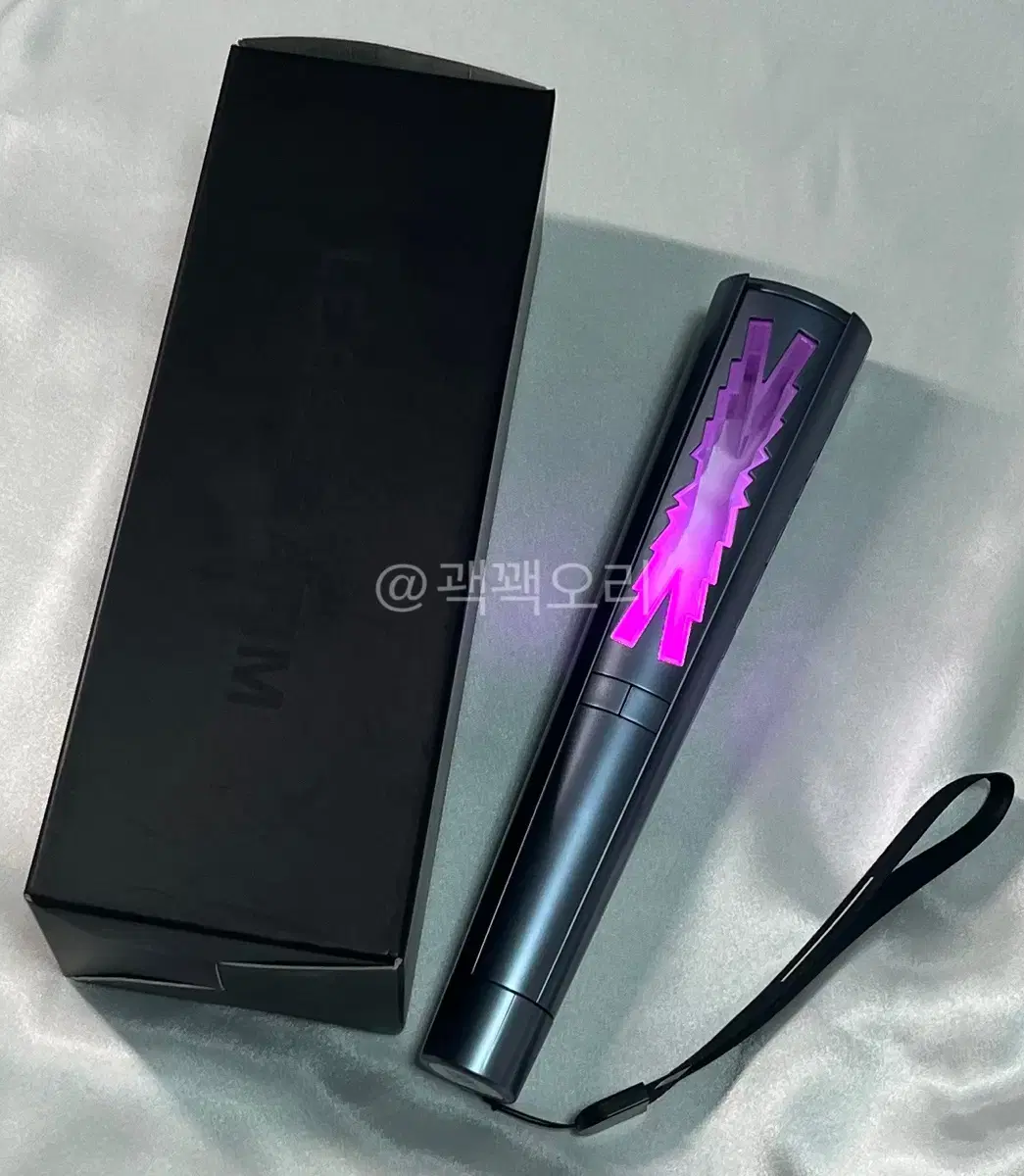 Le sserafim lightstick (below cost)