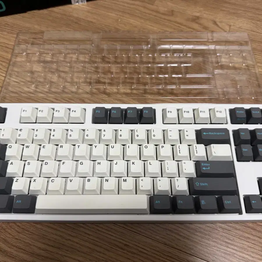 레오폴드 Leopold FC750R PD 화이트그레이 텐키리스 저소음적축