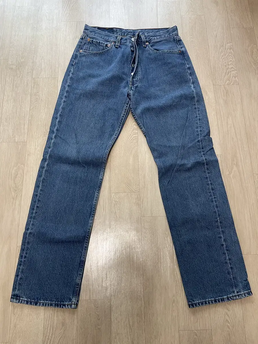 Vintage Levi's 501 Mid-Clearance 32x32