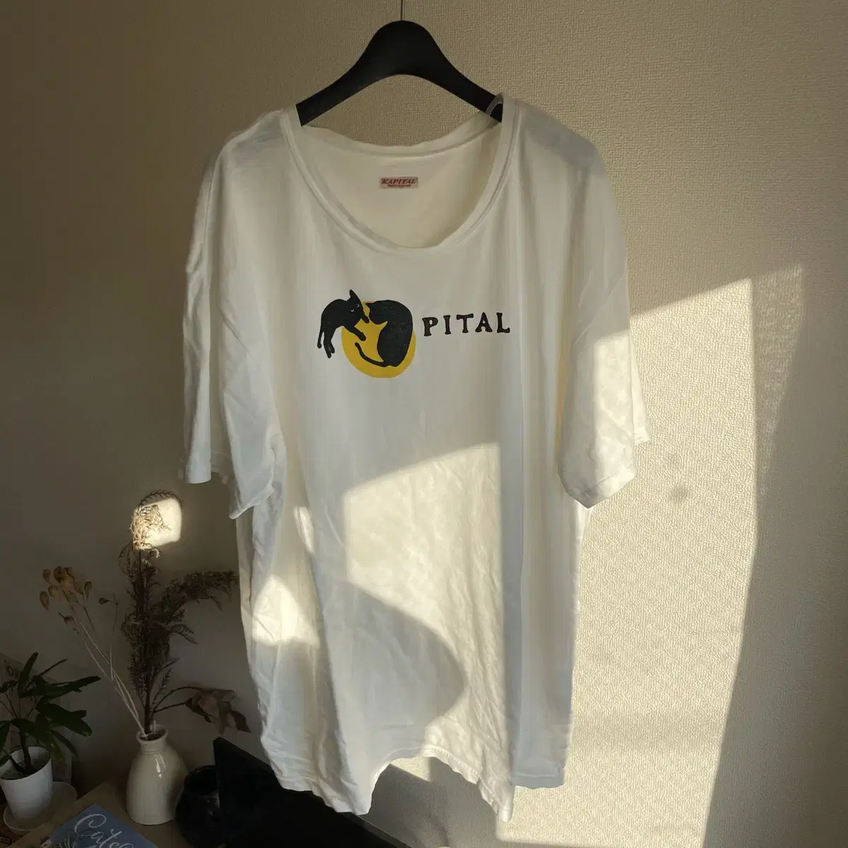 Capital Cat T-shirt size 4(L)