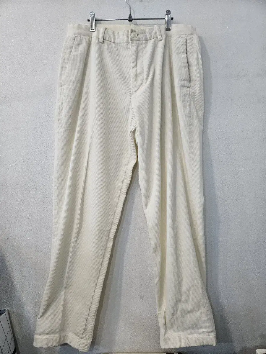 Uniqlo Golden pants size M