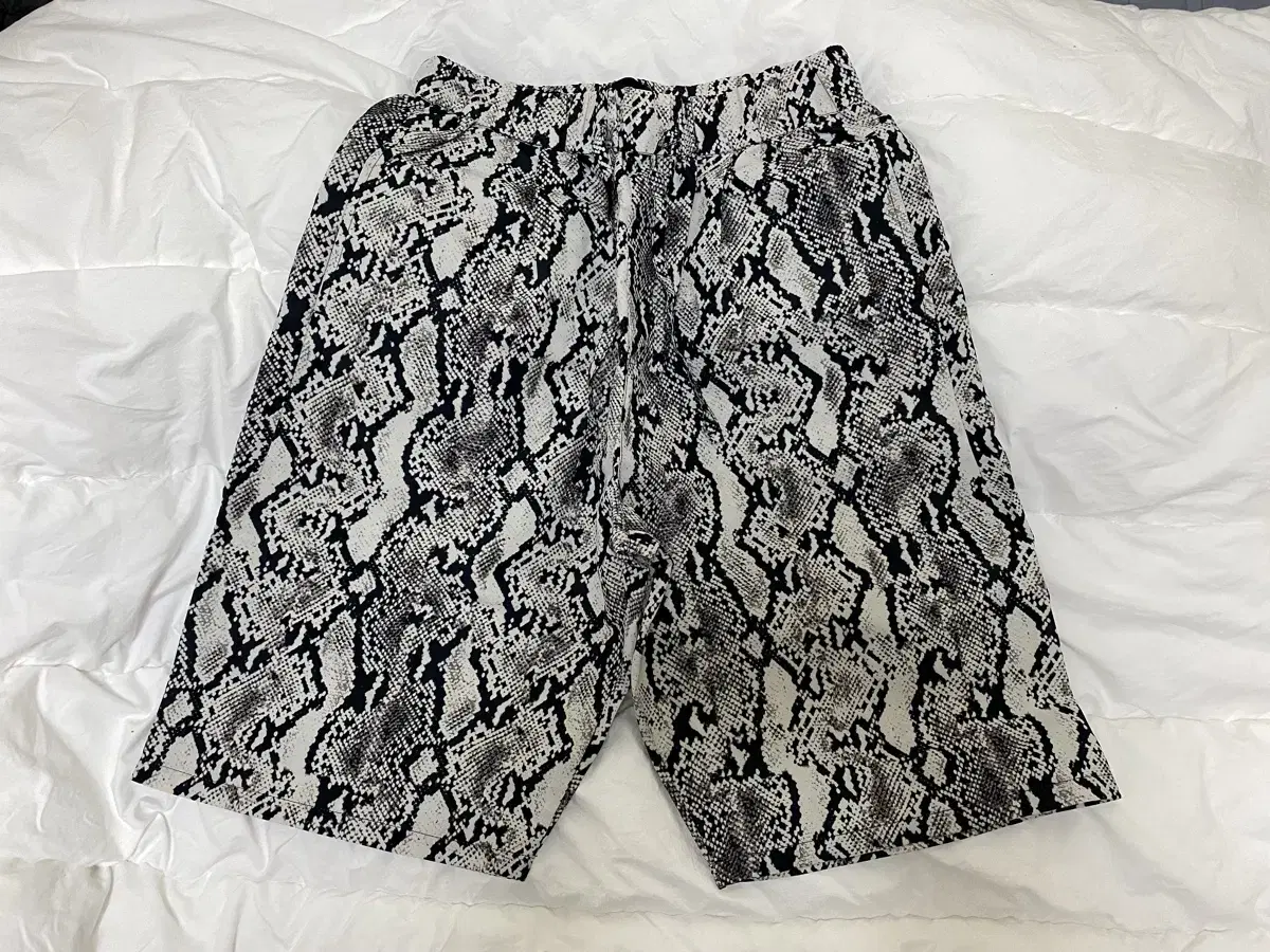 Saint Laurent SP Wide Short Python Pants