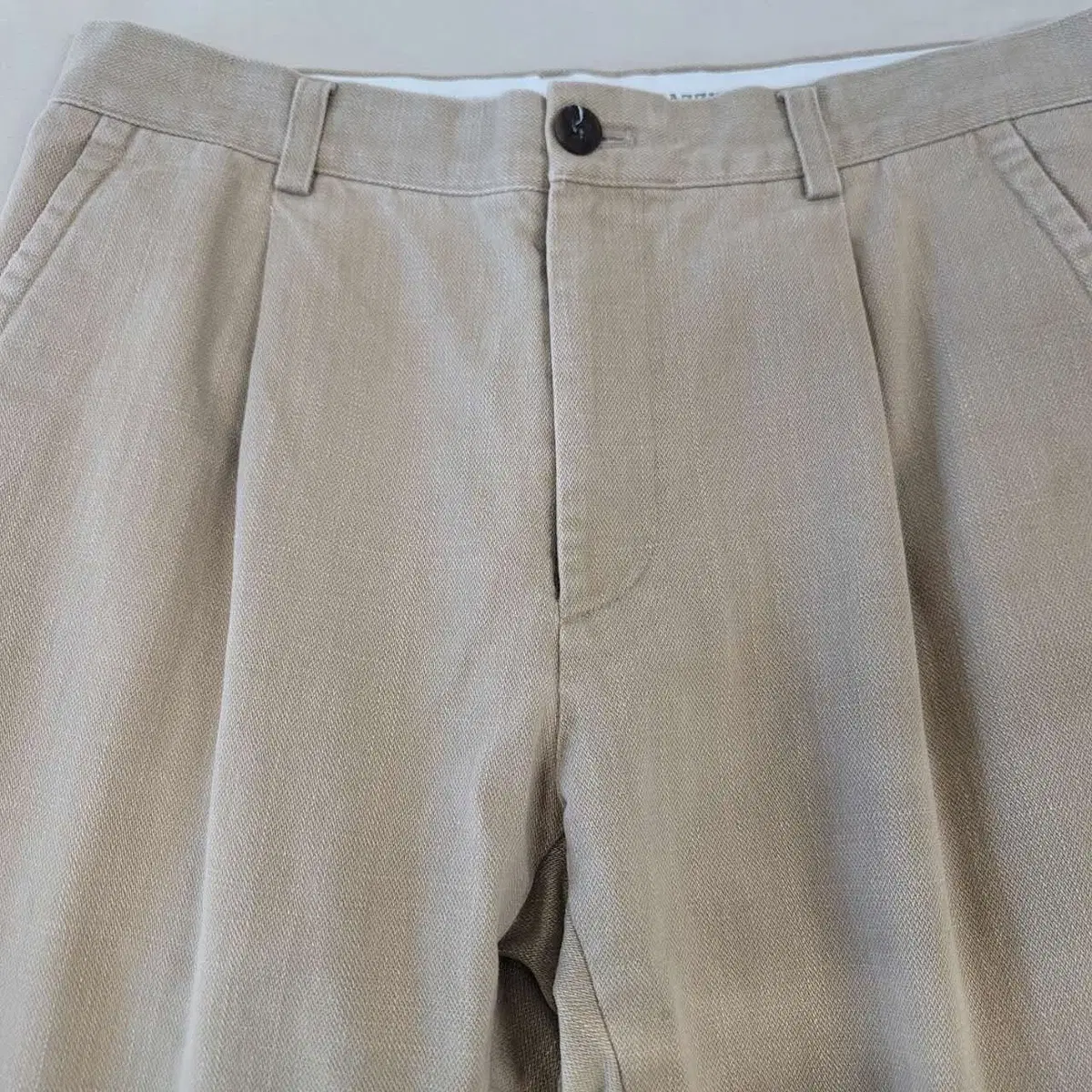 32) Hedges Cotton Pants