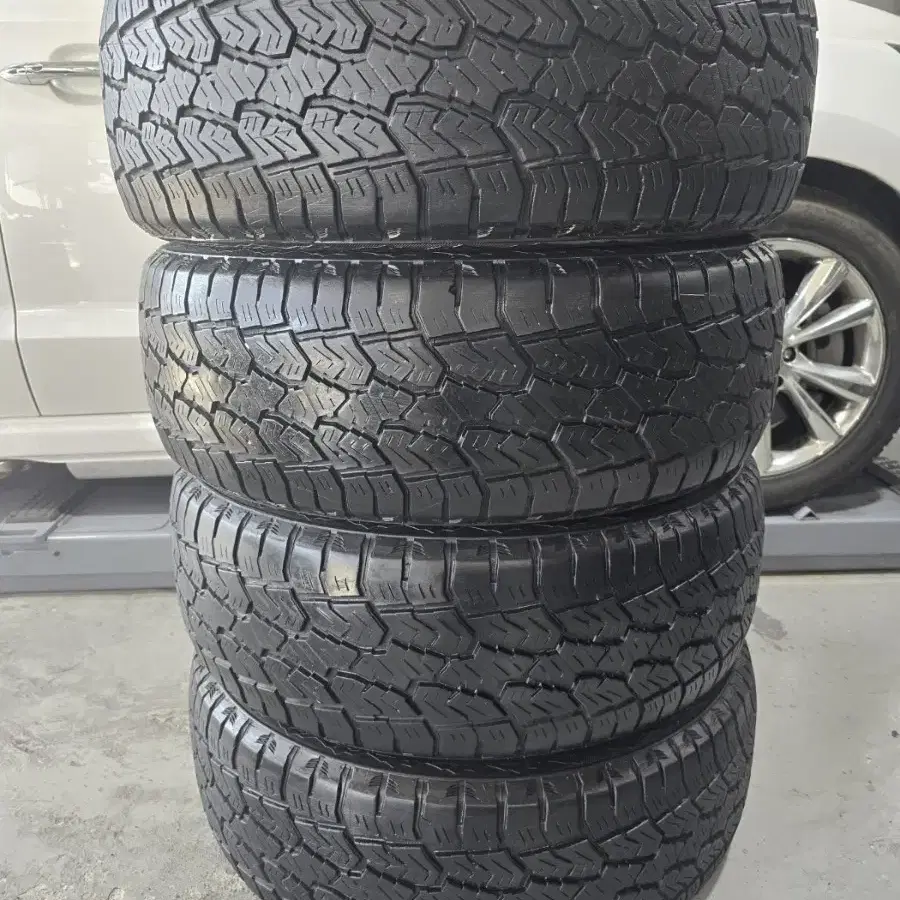 사일룬타이어 TERRAMAX A/T 275.60.20