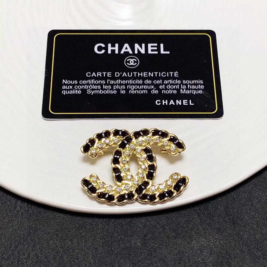 chanel 브로치