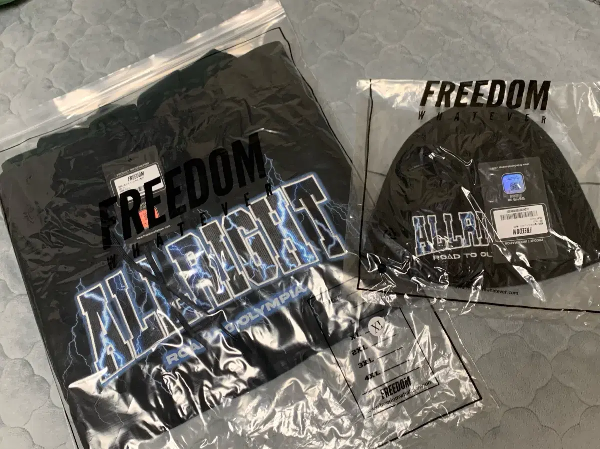 Freedom sealed sells oversized hoodies XL, beanies bulk 