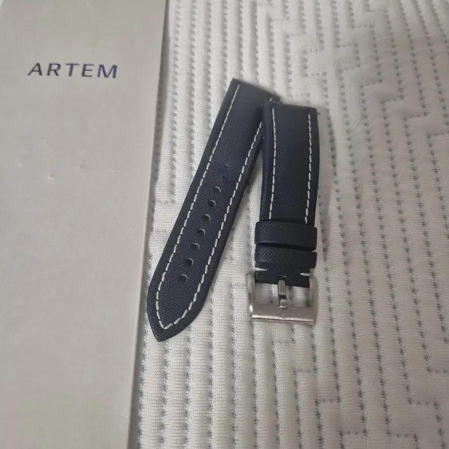 아르템 artem 세일클로스 22mm 네이비 스트랩 팝니다