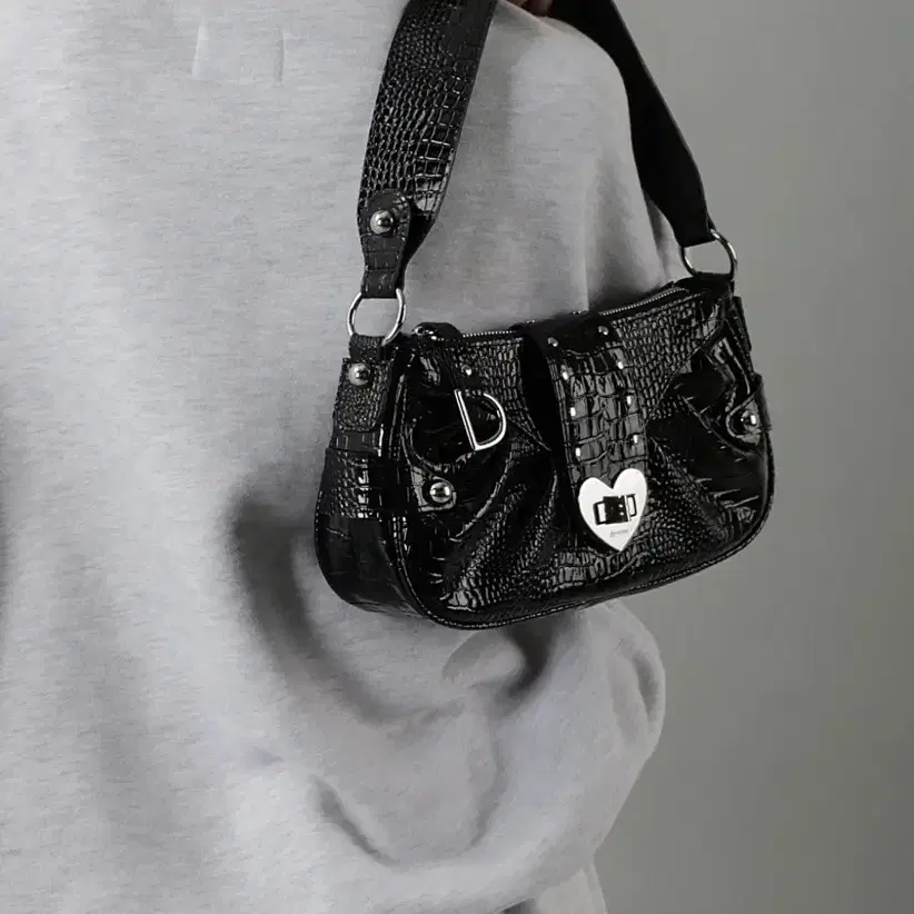 드라이로즈 크록 하트 백 블랙 croc heart bag