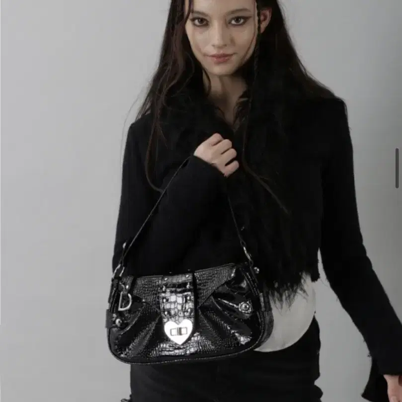 드라이로즈 크록 하트 백 블랙 croc heart bag