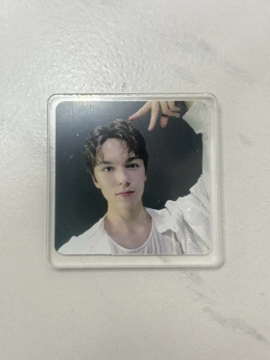 Seventeen Mini Vol. 12 vernon weverse pre-order benefit Magnet