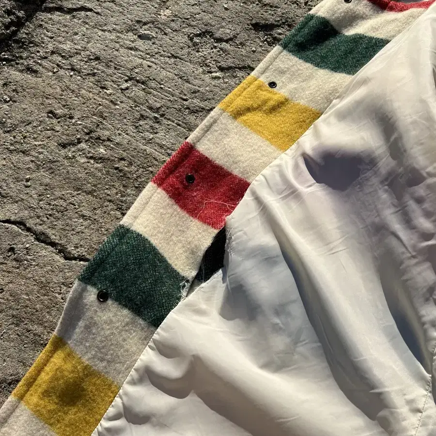 WOOLRICH HUDSONBAY BLANKET 울리치 허드슨베이 울자켓