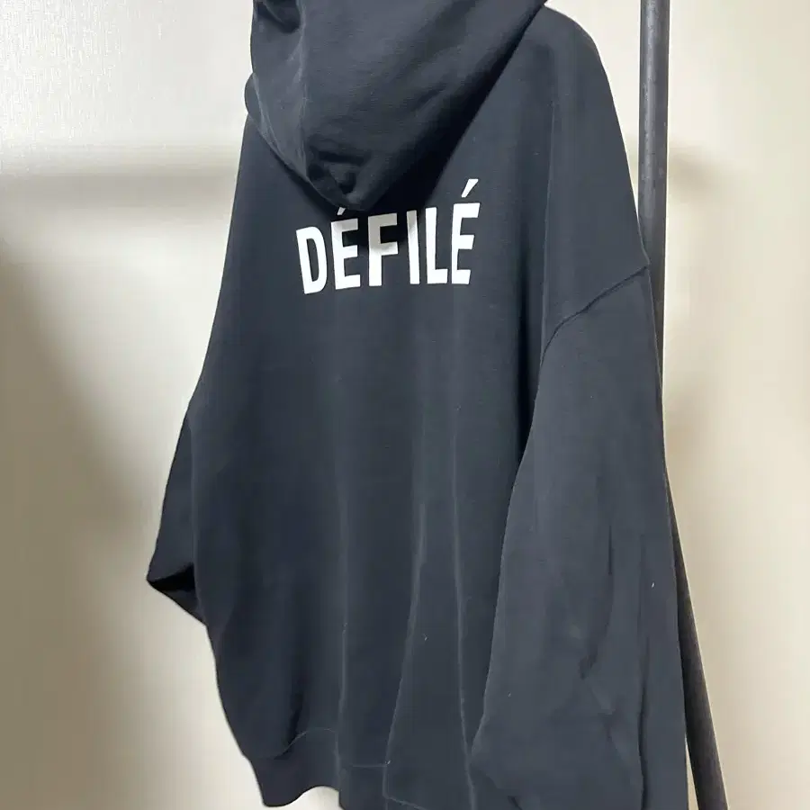 발렌시아가 defile 후드