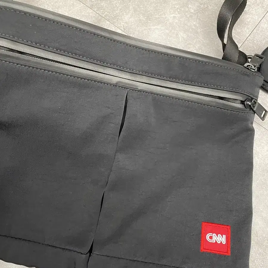 ## CNN 가방