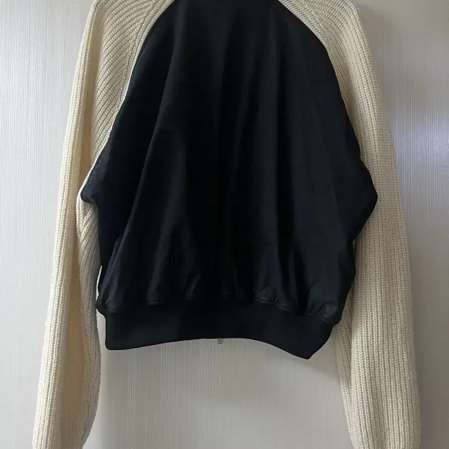 마뗑킴 matin kim KNIT MIXING LEATHER JUMPER