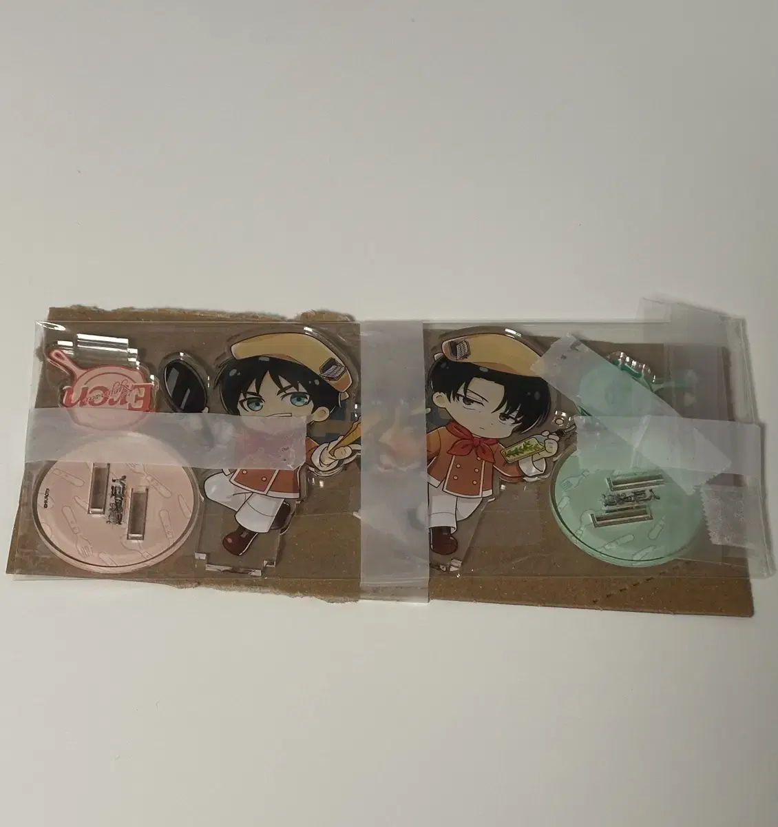 (unsealed bulk)Attack on Titan Eren Jaeger & Levi Ackerman acrylic Stand