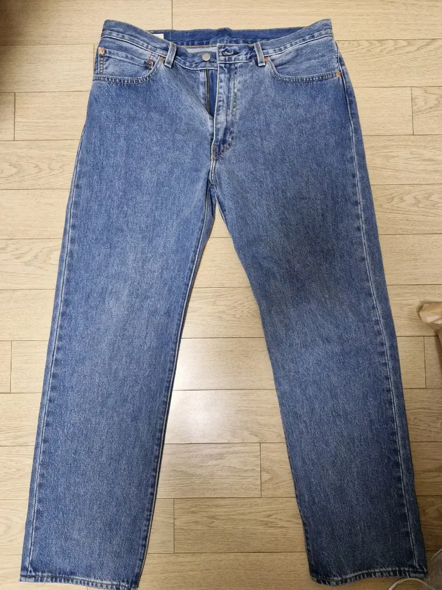 Levi's 555 size 34