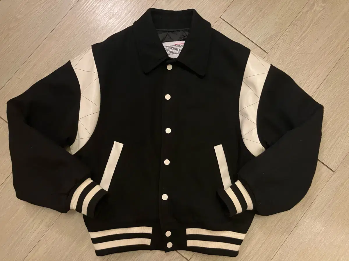 Bee's Dey Suit Varsity Black size M