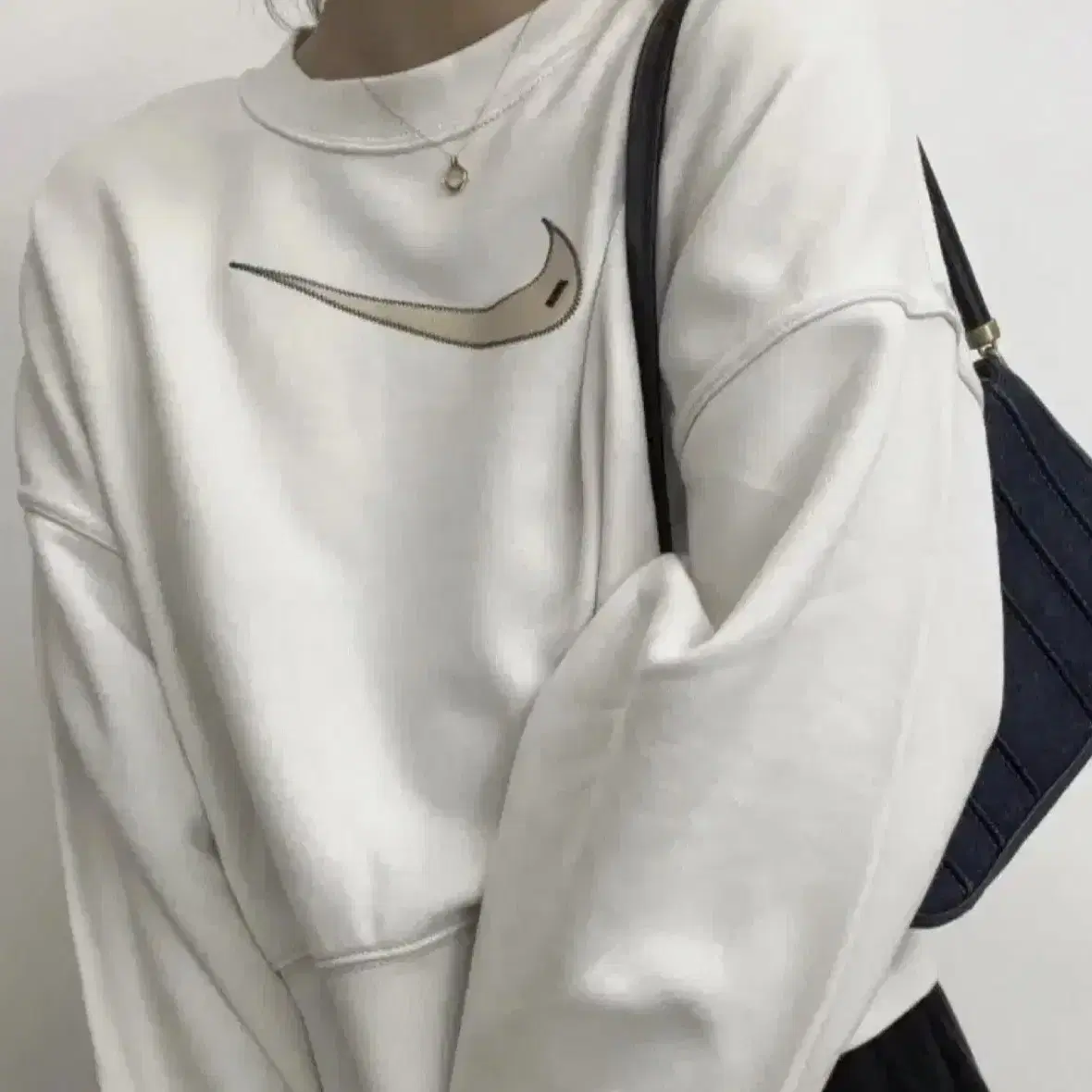 NIKE 나이키 스우시 크롭 맨투맨 L