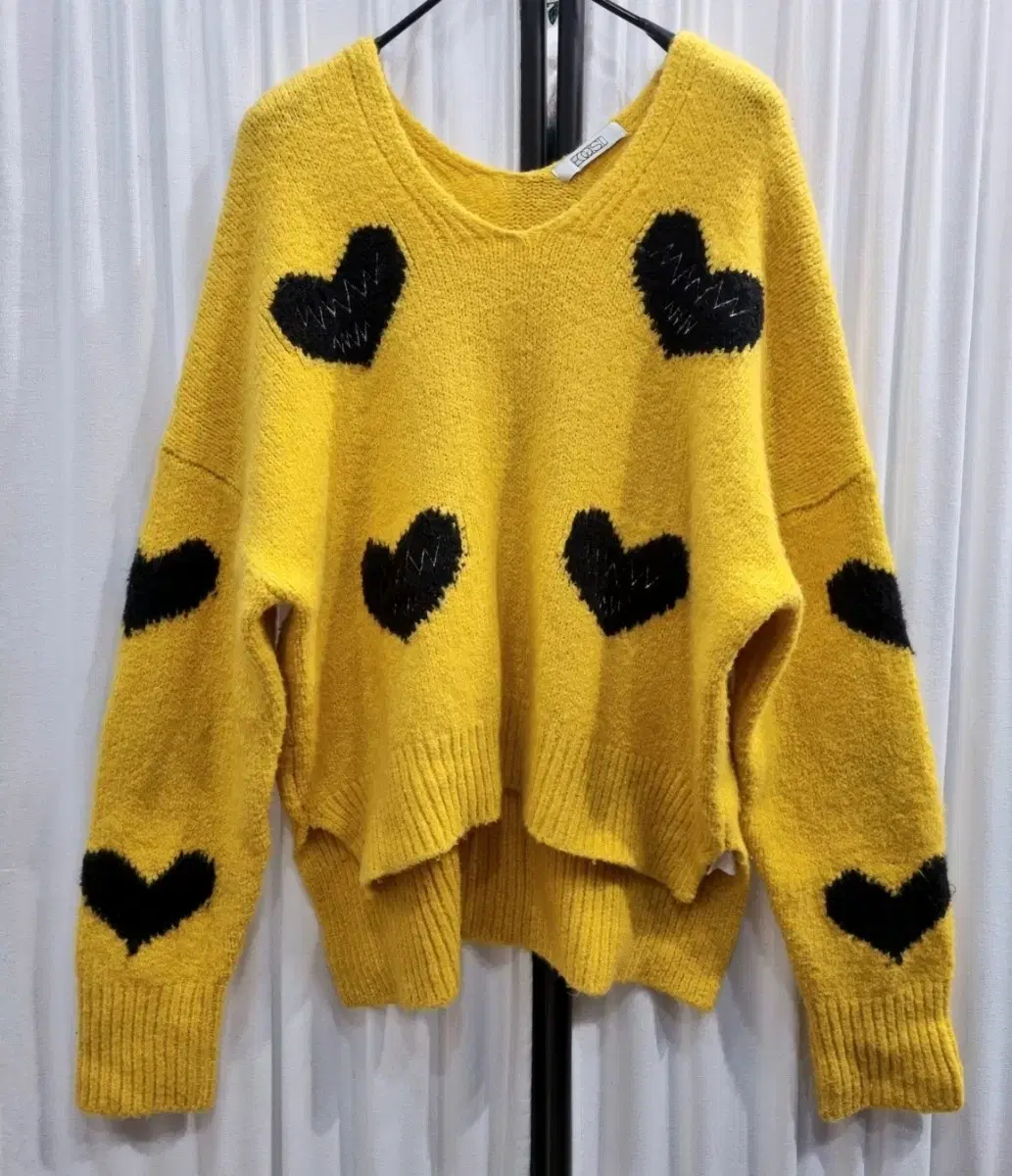 EGOIST Loose-fitting heart unlined knit