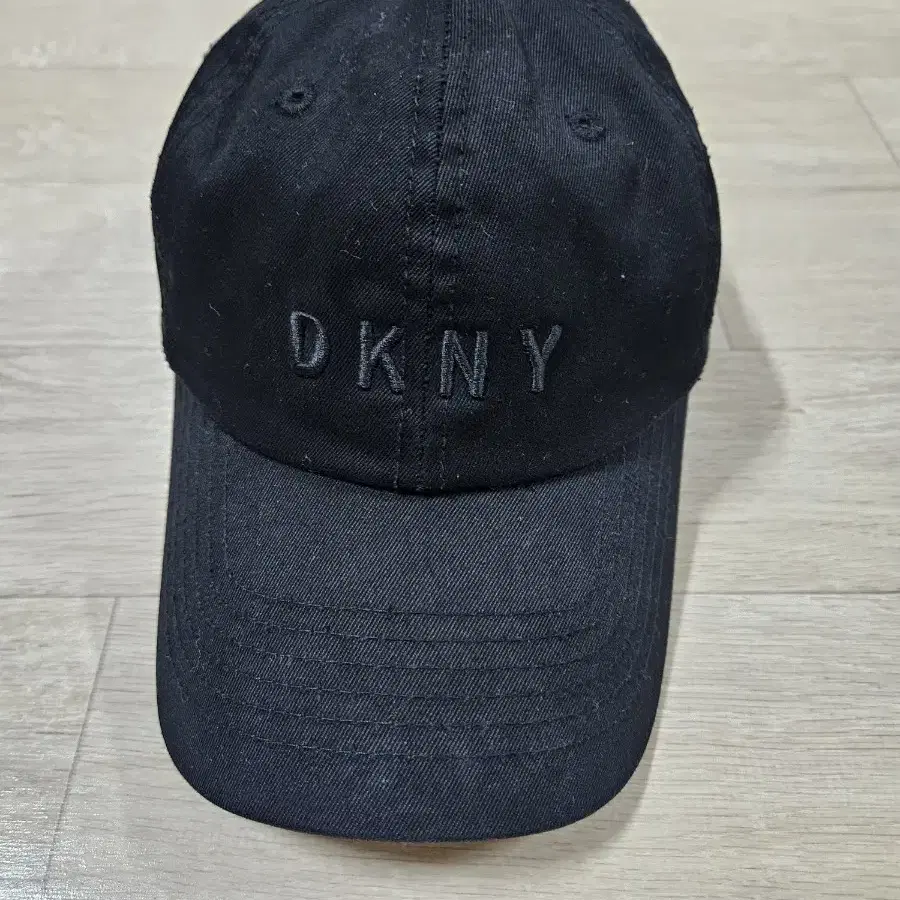 DKNY 모자