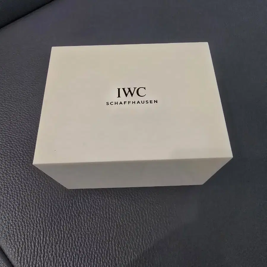 iwc 포르투기저 크로노그래프 미사용품 판매합니다