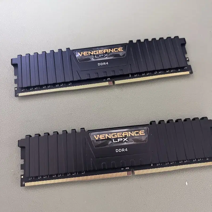 커세어 램 ddr4 8GB x 2