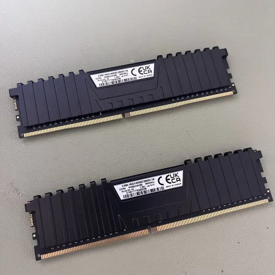 커세어 램 ddr4 8GB x 2