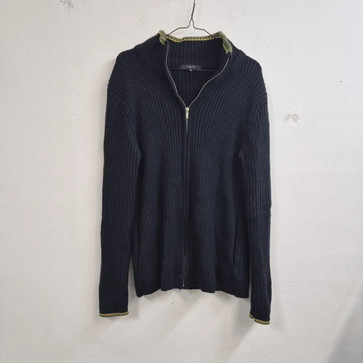 Men's Knit Zip-Up D378