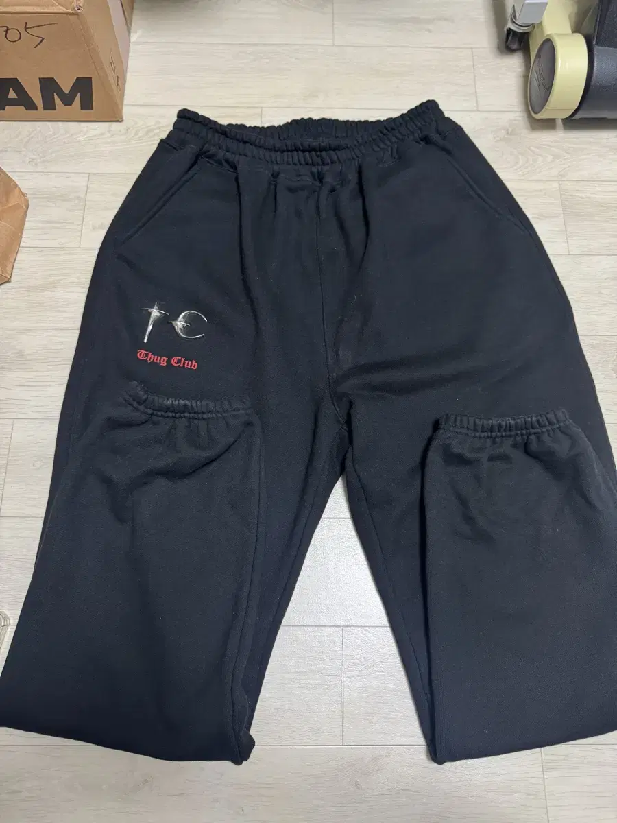 Frogclub jogger sweatpants cool deal on 11 size 2-3?