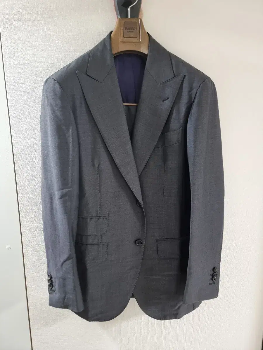 Brilliant Peril Gusto Taylor & Lodge Rums Goldenvale Mohair Gray Suit