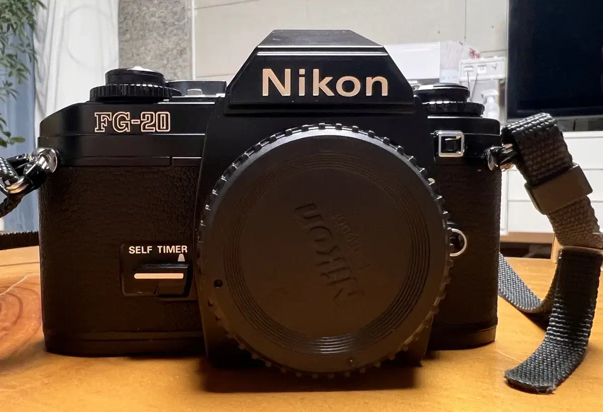 Nikon fg20 film camera 본체만입니다. 예쁜 블랙바디