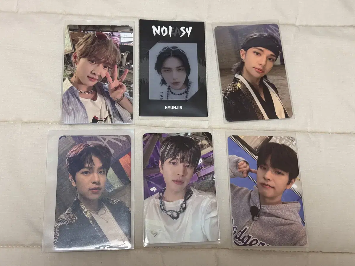 Skz hyunjin lee know seungmin photocard (source)